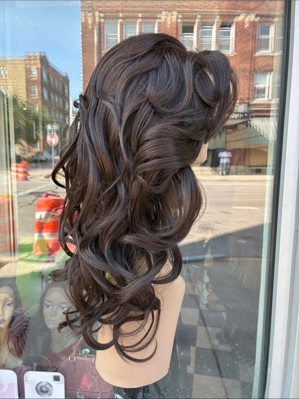 Women's Medium Dark Brown Wavy Wig